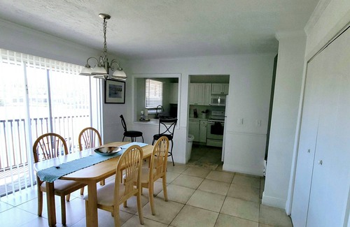 Lake Magdalene Condominio | Excelente condominio cerca de Busch Gardens !!