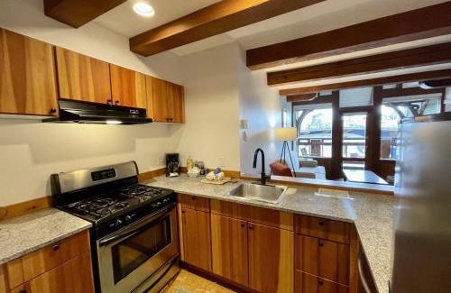Ucluelet Apartamento | Great Condo In Excellent Location - Waterfront Building - Seaside