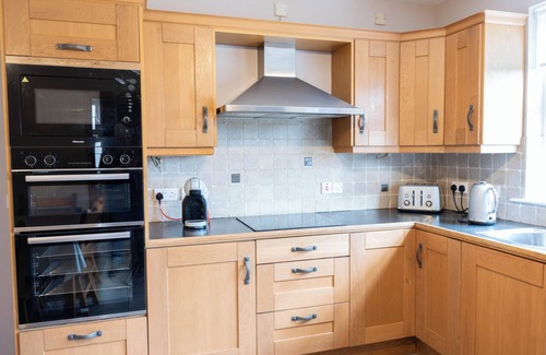 Ballycastle Casa | Great detached home in lovely seaside town. Easy driving to main attractions.