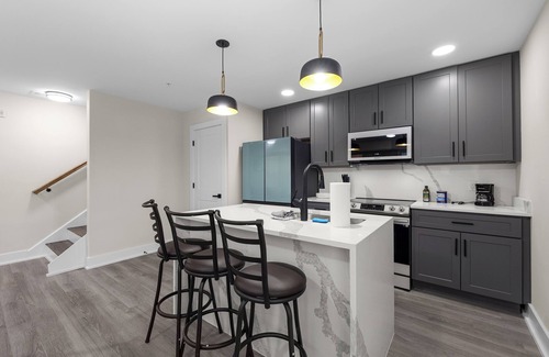 Columbia Heights Apartamento | Great Duplex near Metro NEW Apartment