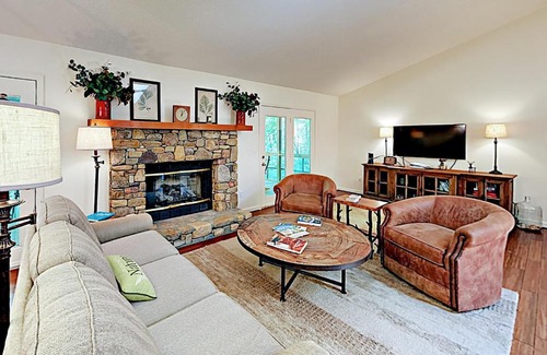 Brevard Casa | Great Escape Manor