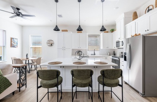 Northside Casa | Great Escape! - Near Downtown Houston - Pet Friendly!