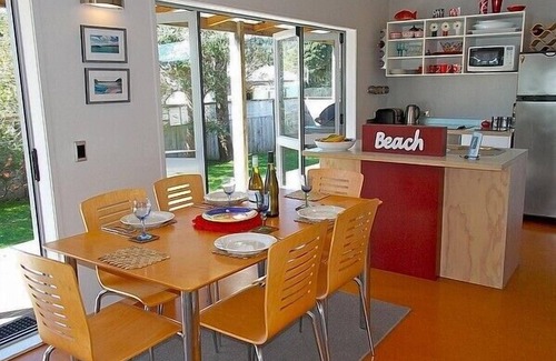 Whangamata Cabaña | Great Escape - Whangamata Holiday Home