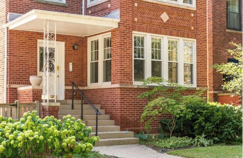 South Evanston Apartamento | Great Evanston Home- great for traveling families! Parking Included