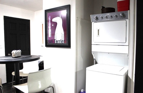 McDonough Apartamento | Great Extended Work Stays-Pet-Friendly Cozy 2BR, Driveway Parking, 30M from Downtown Atlanta