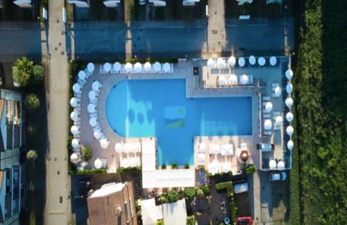 Rosapineta Apartamento | Great flat in a residence with pool in Rosolina