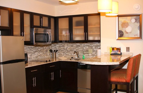 Liverpool Condominio | Great for Business Travelers! Free Breakfast + Business Center | 1 Bedroom Suite Near Syracuse