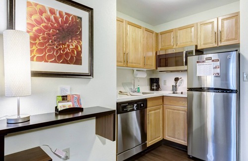 O'Fallon Apartamento | Great for Business Travelers! Pool + Gym