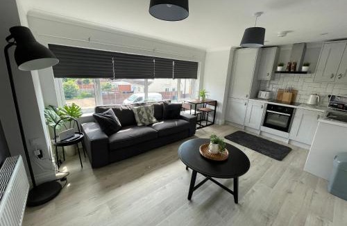 Netley Apartamento | Great for contractors- free parking