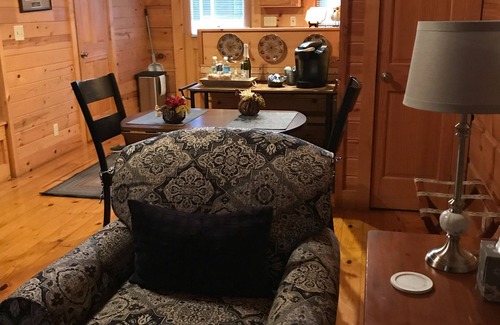 Gatlinburg Cabina | Genial para parejas .. Buena ubicación. Cerca de Downtonwn Gatlinburg.