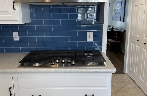 Greenhurst Casa | Great for families! Newly remodeled lakefront home. Big yard + lots of lake toys