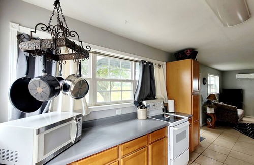 Eudora Casa | Great for pet owners and lovers the country side ! .