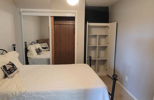Eudora Casa | Great for pet owners and lovers the country side ! .