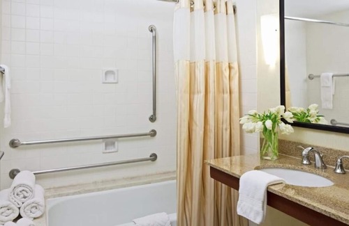 Alexandria West Casa | Great for Vacation Destination! 3 Spacious Units, Pool, Onsite Restaurant
