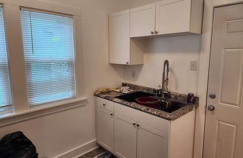 Roosevelt Park Casa | Great for working professionals: medical, construction, etc. LTE, or Mid-term!