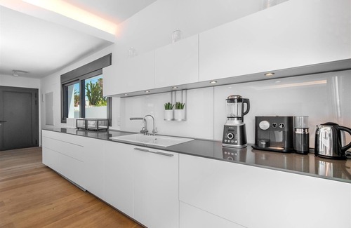 Urbanizacion Costabella Casa | Estupenda villa en primera linea de playa con piscina privada