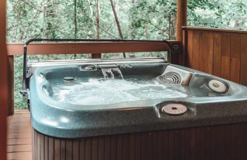 Rockbridge Casa | Great Frontier Cabin at American Heartland Cabins
