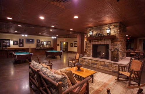 Lake Delton Condominio | Great getaway in the Wisconsin Dells - includes waterpark passes for 8