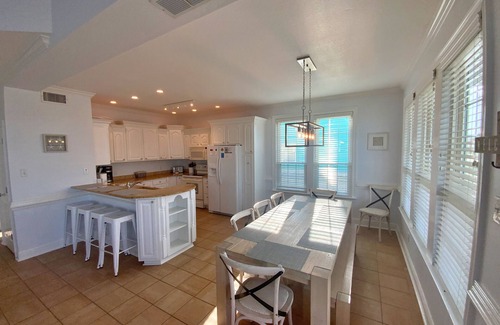 Morgantown Casa | Great Gulf Views & Pools/Pickleball