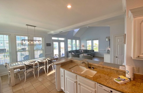 Morgantown Casa | Great Gulf Views & Pools/Pickleball