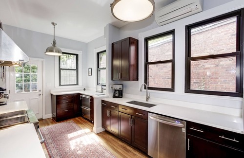 Logan Circle Casa | Gran casa victoriana histórica en Logan Circle