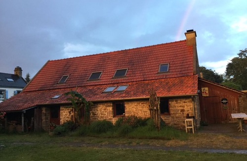 Guidel Casa | Great home for family vacations, yoga or meditation workshops.