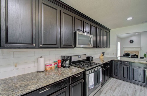 Klein Casa | Great home with king bed