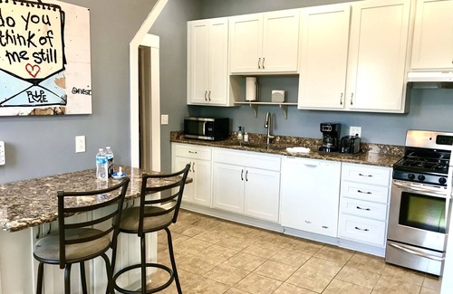 La Salle Casa | Great Homebase Bungalow - 10 Mins to Starved Rock!