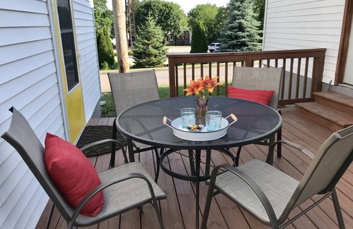 La Salle Casa | Great Homebase Bungalow - 10 Mins to Starved Rock!
