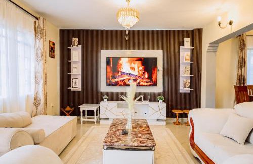 Thika Casa | Great Hornbill Holiday Home
