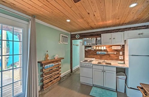 Warrington Apartamento | Great Hot Tub Studio size Bungalow for two