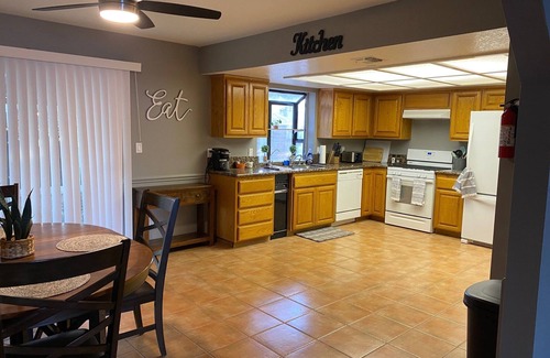 Bullhead City Casa | Great House, 1/2 Mile to River, Rotary Park!