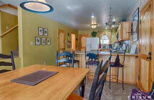 Angel Fire Casa | Great house two miles to the ski lift and closer yet to the golf course.
