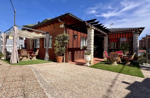Suances Villa | Estupenda casa con jardín en el pueblo de Suances