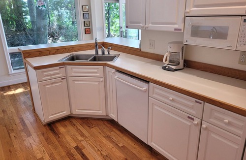 Frankfort Casa | New! Great Lakes Getaway - incredible Lakefront Location! Walk to beach and downtown!