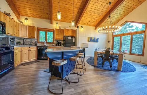 Grand Marais Casa | Casa grande y moderna a orillas del lago Devil Track - perfecta para la familia