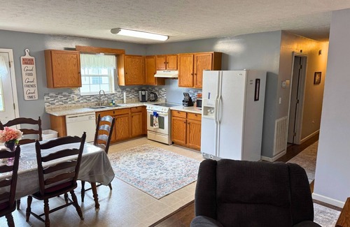 Dandridge Casa | Great Location - 3 bdrm Smoky Mtn Retreat - Douglas & Cherokee Lakes nearby!