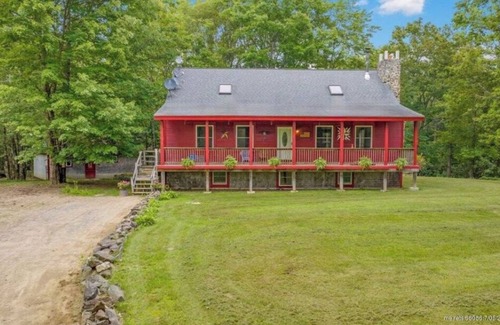 South Berwick Casa | Great location! 3 Bedroom home for rent!