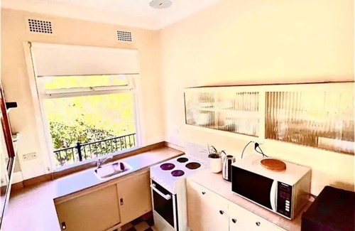 Blue Mountains City Council Cabaña | Great location! 5mins to “3 Sisters” & “Grand Cliff Top Walk”
