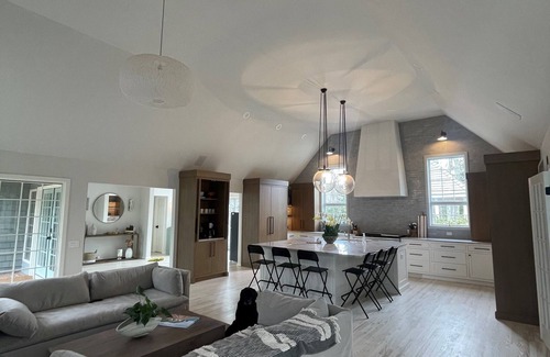 North Sea Casa | Spacious, luxurious 4-bedroom house with WiFi and AC in lovely Sag Harbor
