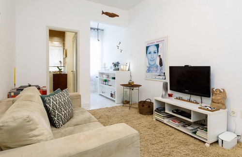 Leblon Apartamento | Apartment Leblon 2 Bedrooms Well Decorated Space and in Great Location Cavirio Cg103
