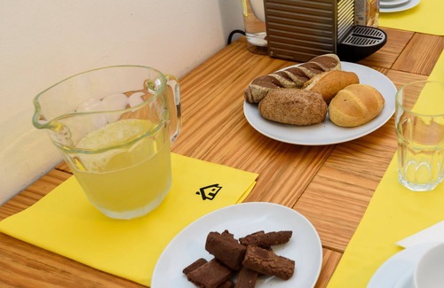 Leblon Apartamento | Apartment Leblon 2 Bedrooms Well Decorated Space and in Great Location Cavirio Cg103
