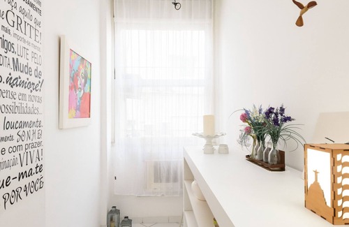 Leblon Apartamento | Apartment Leblon 2 Bedrooms Well Decorated Space and in Great Location Cavirio Cg103