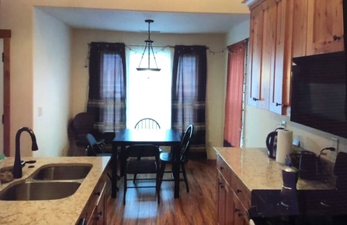 South Beach Casa | Great Location in Newport