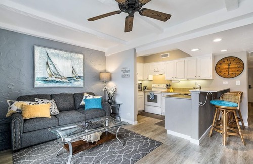 Kailua-Kona Condominio | Gran ubicación | Condominio Isla moderna | AC incluido | A partir de $ 99 / n