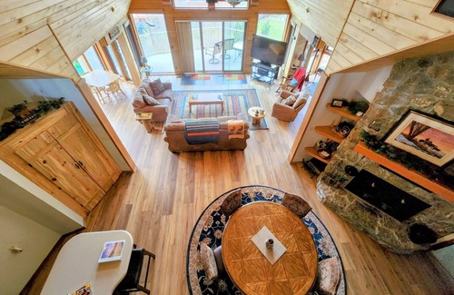 Almont Casa | Great location on the Taylor River with fishing access!