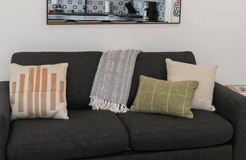 Hillcrest Apartamento | Great Location, Renovated Modern Spanish Apartment
