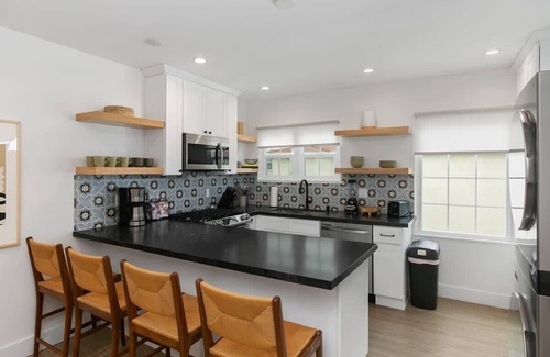 Hillcrest Apartamento | Great Location, Renovated Modern Spanish Apartment
