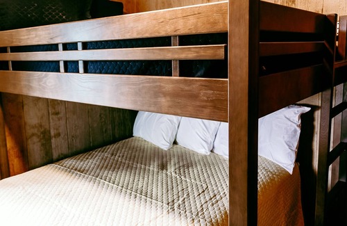Arnolds Park Cabaña | Great Low Priced Cottages at the Bridges Bay Resort!