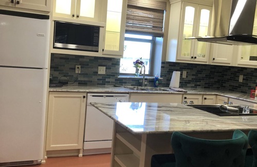 Capitol Hill Apartamento | Great Monthly Furnished Apartment in Downtown LR
